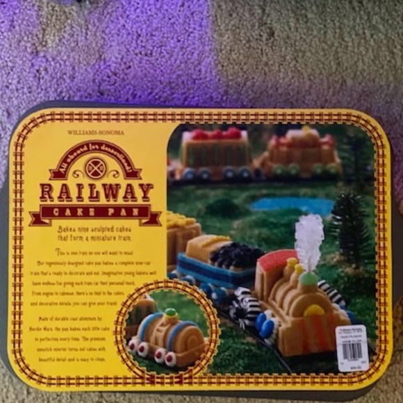 Nordic Ware Cast Aluminum Railway Cake Pan - Picture 1 of 4